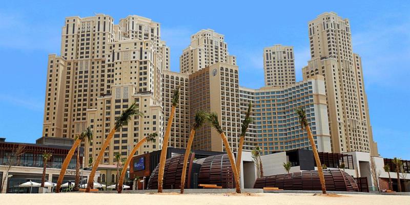 Spend Your Holidays At The Amwaj Rotana Hotel In Dubai